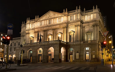 dettaglio di cornice decorata